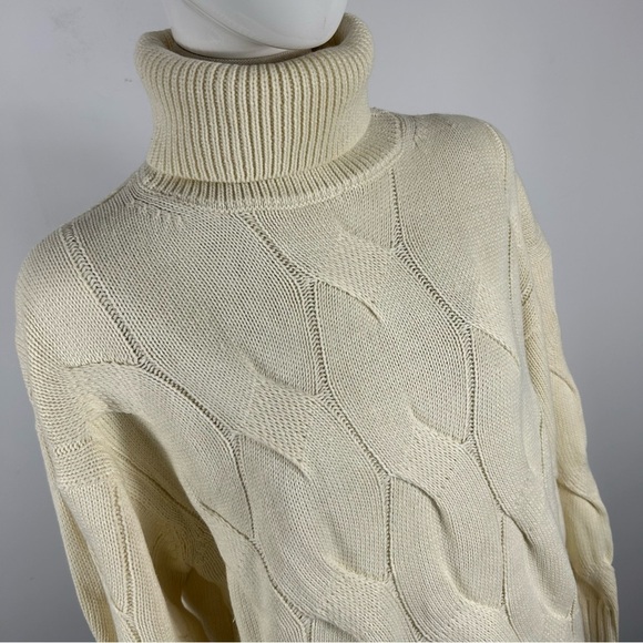 💕 NWT Suzy Cozy Cream Turtleneck Sweater M - Picture 5 of 11